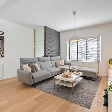 Sersea - Spacious House In With Garage Holiday home
